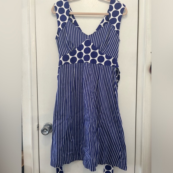 50’s inspired mod tie-waist dress with back zipper  - made in Canada - Picture 2 of 7